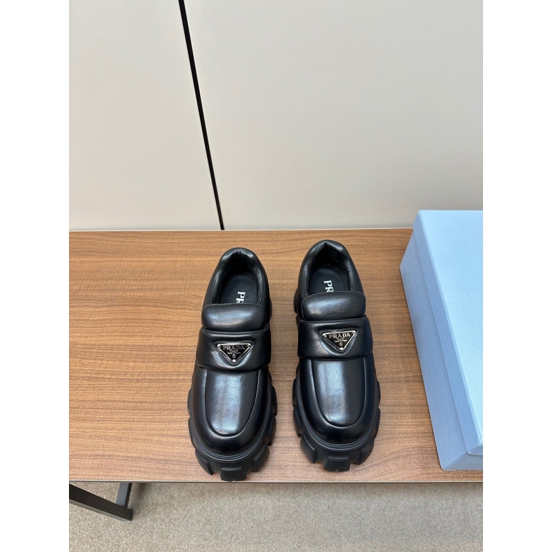 Pra*a casual shoes
